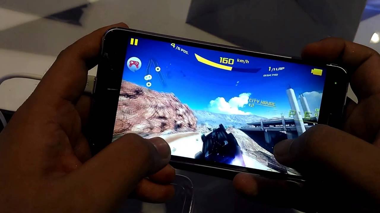 Asphalt 8 with the Asus Zenfone 3 @ APCC 2016