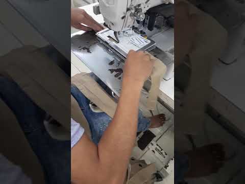 Dán nhãn mác quần áo cực nhanh và chính xác hiệu quả