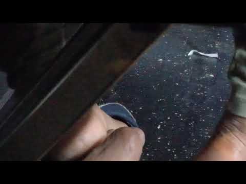 Nice Footsies on Bus