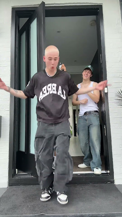 Dexter the hype man #REESE #DEXTER #OLLY #dearALICE