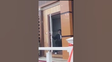 {يَسْأَلُونَكَ عَنِ السَّاعَةِ أَيَّانَ مُرْسَاهَا} [النازعات : 42] القارئ رعد الكردي