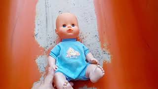 Prenses Melisa, Enfes Manzarada Parksa Sallandı. Funny Kids Videos.