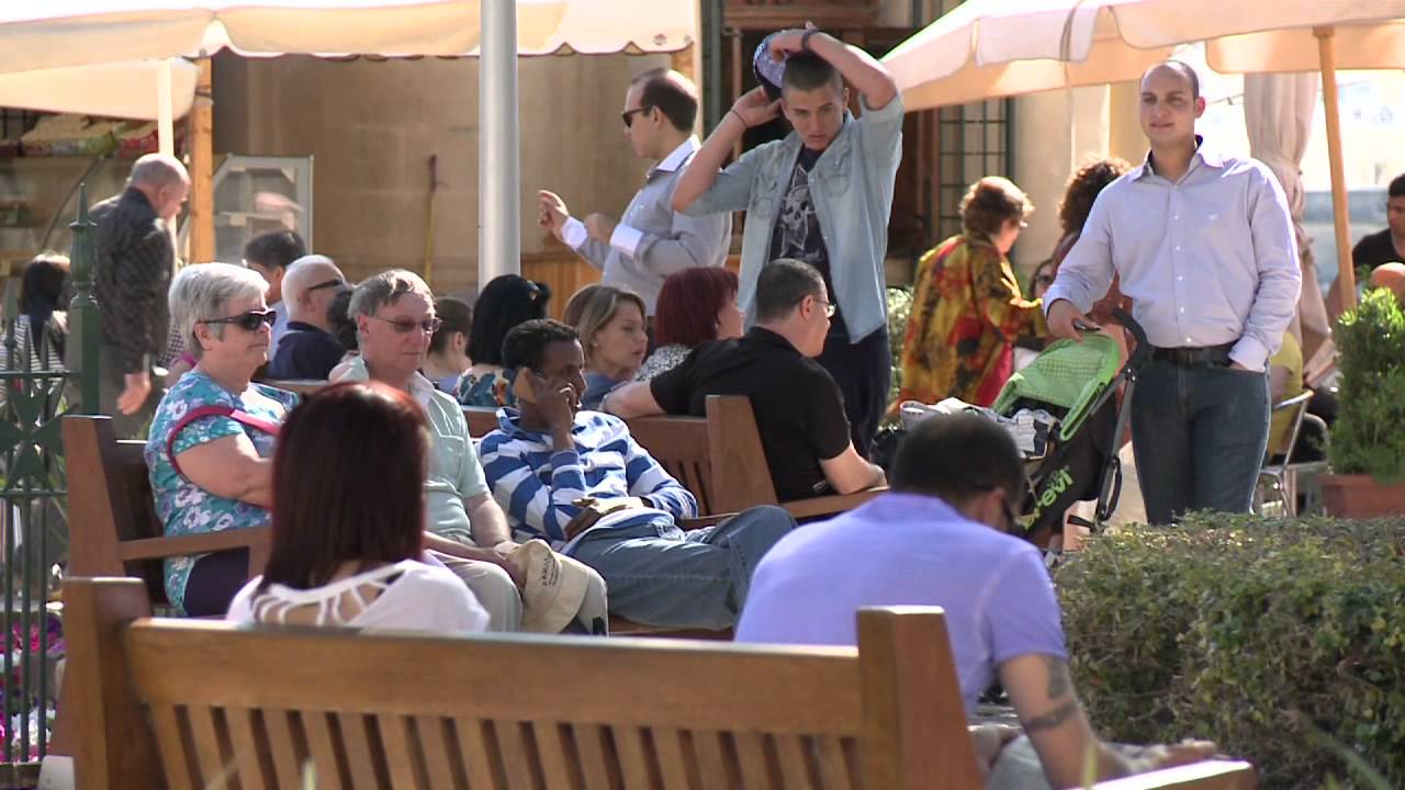 какие иностранные языки изучают в школе-пансионе "Malta Crown"?