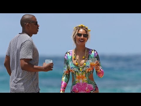 Video: Beyonce Og Jay Z Viser Tvillingene Sine På Konsert