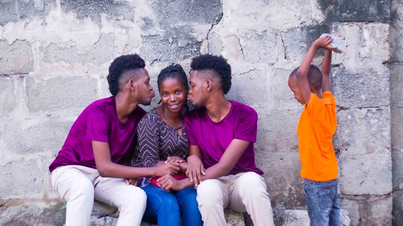 DOGO OSUMANI AMSINGIZIA DADA YAKE ANAUKIMWI KISA MAPACHA|#mapacha #twinsnationtz#dogoosumani#comedy