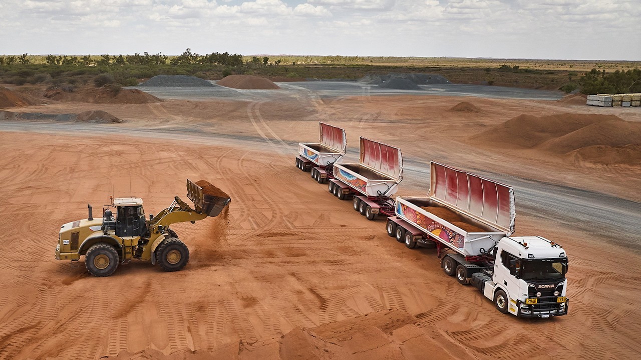 Scania 620 V8: hauling 145 tonnes across the Pilbara with Holcim Australia