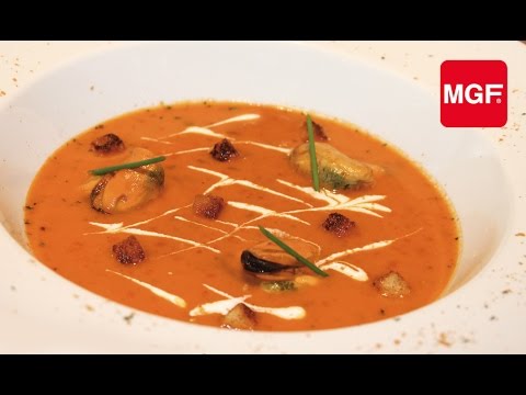 Video: Sopa De Puré De Tomate Con Mejillones