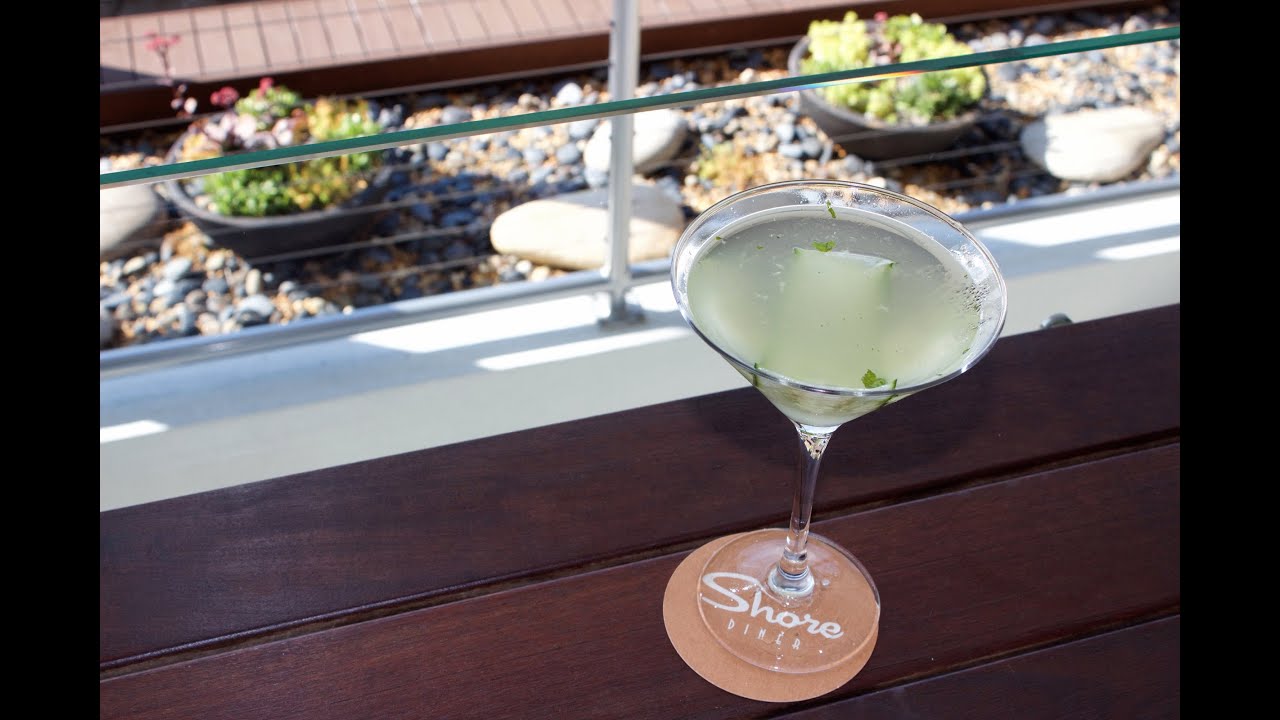 HOWTO MAKING THE SHORE COCKTAIL (GIN, ST. GERMAIN, MINT & CUCUMBER