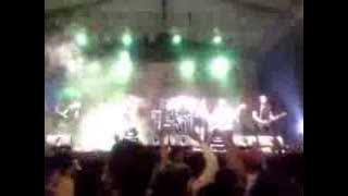 DOM feat Indra Q- terlalu manis (slank) @ Jakarta Night Festival