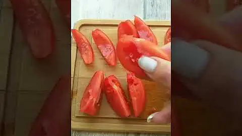 Como dar tomate para bebê BLW?