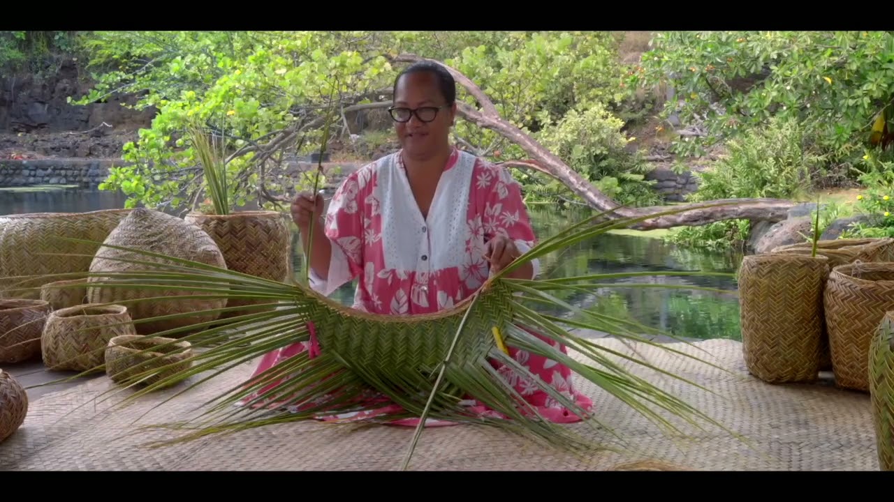 Opération ‘ETE : Apprends à confectionner une corbeille de fruit en nī’au