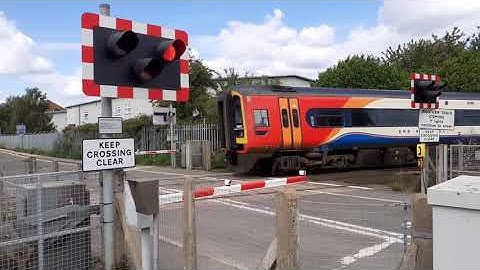 Train passing at Barton Lane Level Crossing near Nottingham 21/07/2020