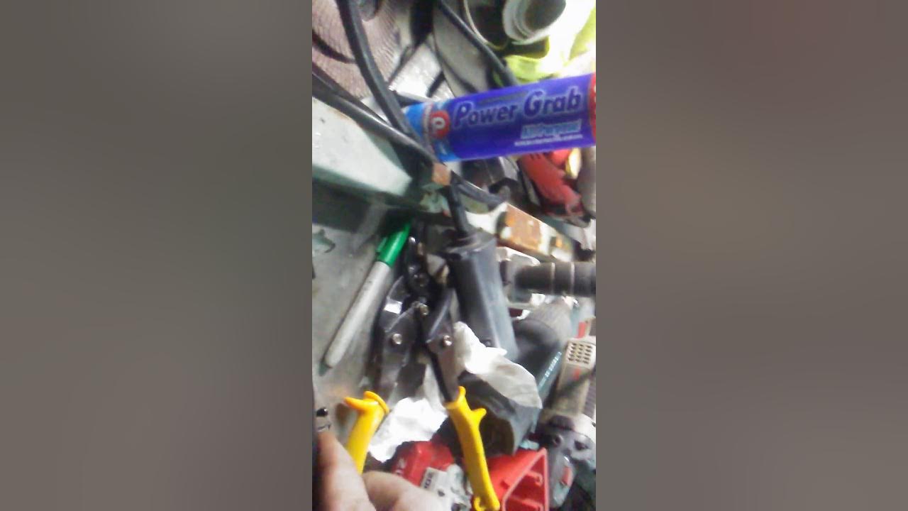 2004 Avalanche tailgate latch REPAIR diy ur part YouTube