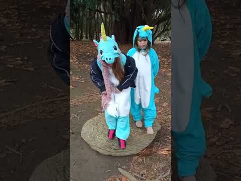 Corra ,um sapo..#correr #saporra #pererecas #viral #1kcreator #brincandoemcasa #fantasia #teatro