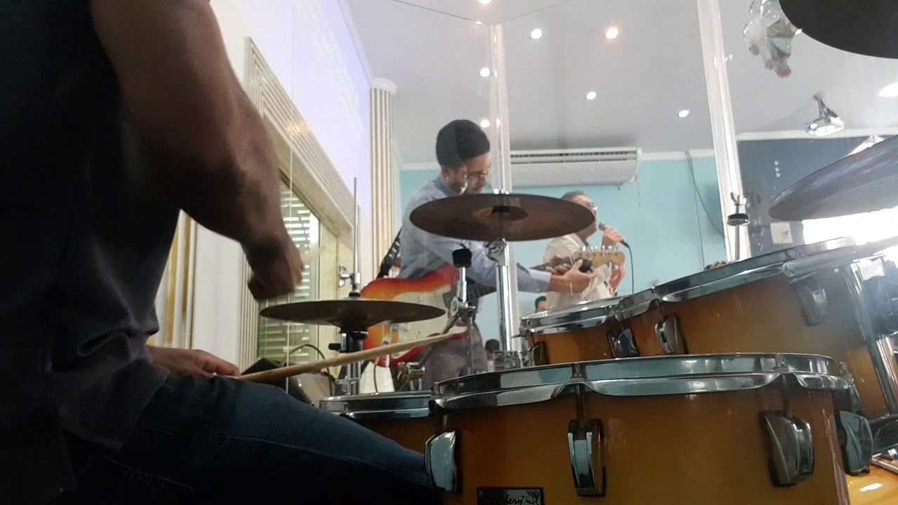 Nada além do Sangue - Fernandinho 《Tocando na Igreja 》