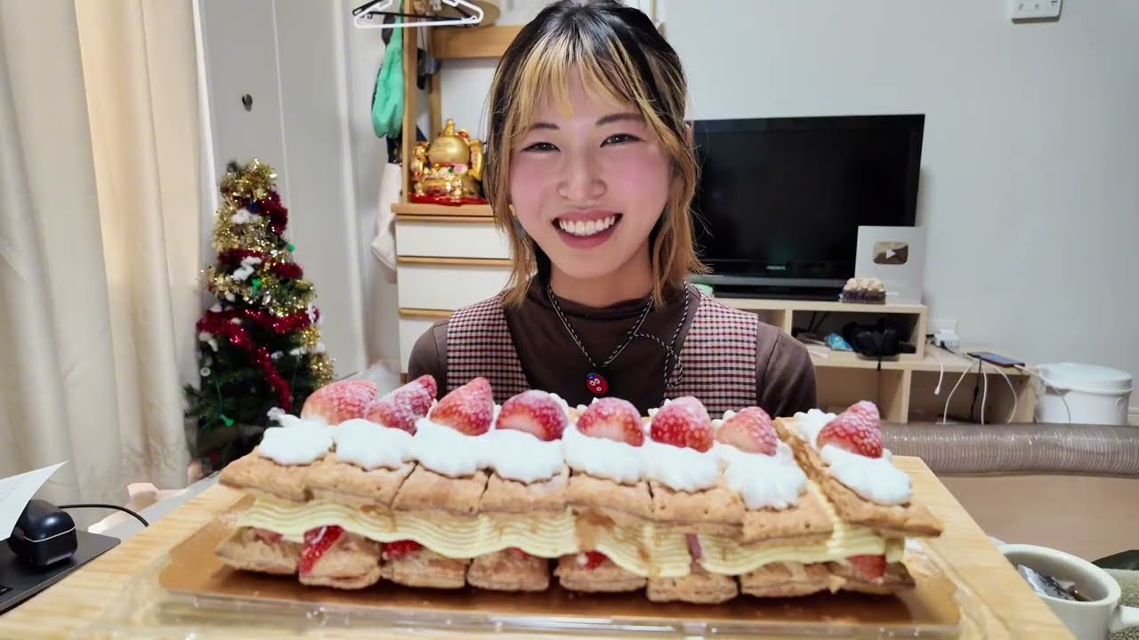 【大食い】コストコの巨大ミルフィーユと大好きなマスカルポーネパン🍞