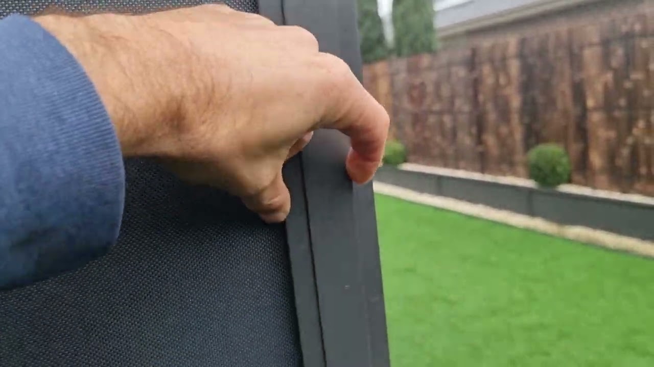 Zipscreen vs Ziptrak outdoor blinds. Bang on blinds Melbourne