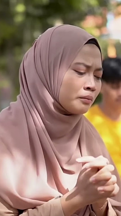 AKU DI LAHIRKAN UNTUK SIAPA - REVINA ALVIRA