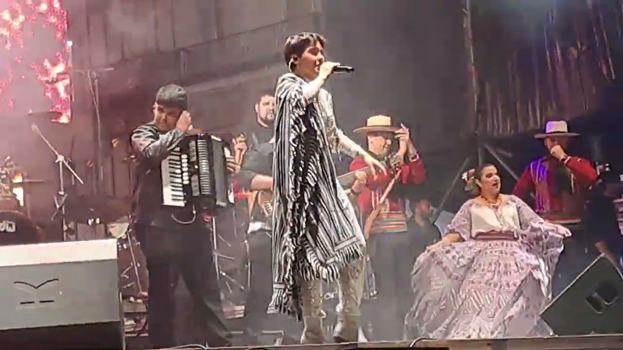 AYE ALFONSO - ENTRADA + 13 TUYUTÍ (COVER) + QUE BONITO (COVER) - PUERTA DEL SOL (MADRID 11/10/24)