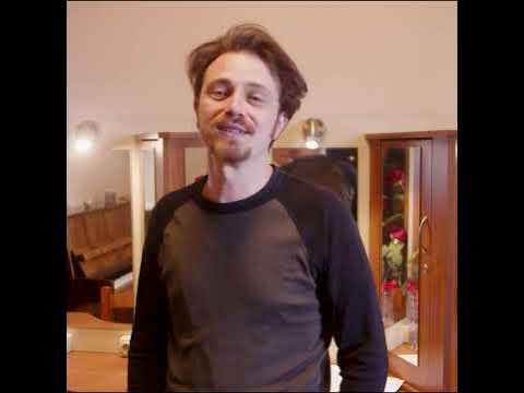 Атанас Младенов в образа на маркиз Поза в “Дон Карлос” - YouTube