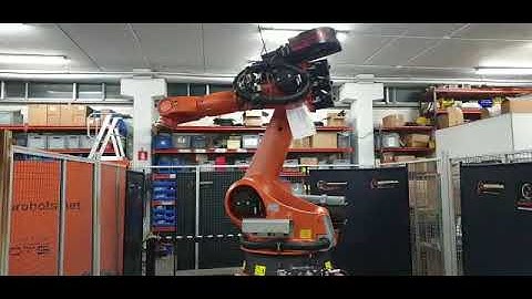 KUKA KR240 L180 KRC2 ED05 at UsedRobotsTrade