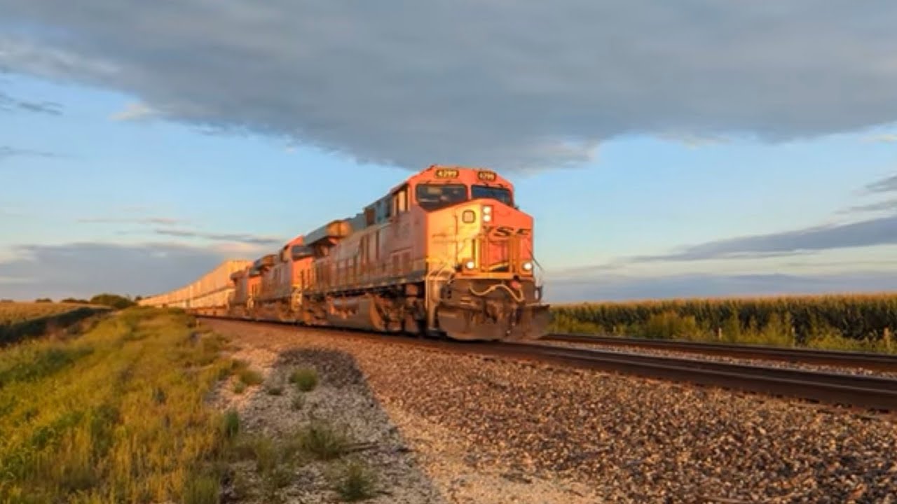 BNSF Intermodal Train Rips into the Sunset at 💯