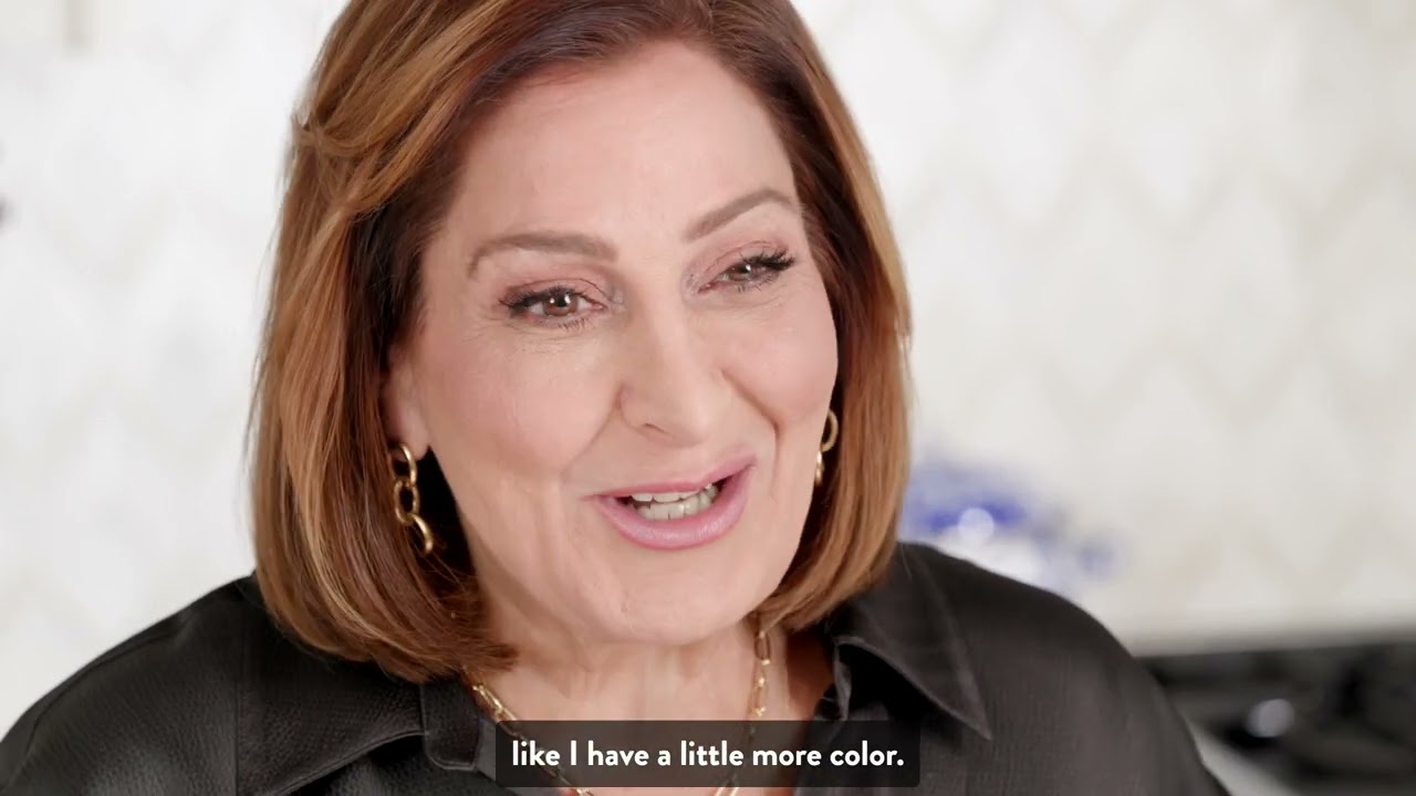 Feel the warmth this season with the Cheek to Chic Tropical Glow Face Palette! | Laura Geller Beauty