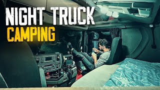 Rutină și cina de noapte a camionatorului singur - Camping cu camion