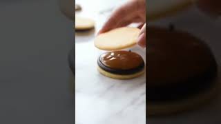 كوكيز السولتد كراميل والشوكلاتة| Salted Caramel Chocolate Cookiesshorts