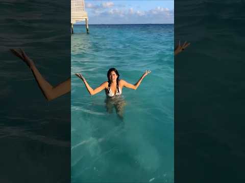 😳 #janhvikapoor & #khushikapoor shared a GOOFY video #bikini #ocean #shorts