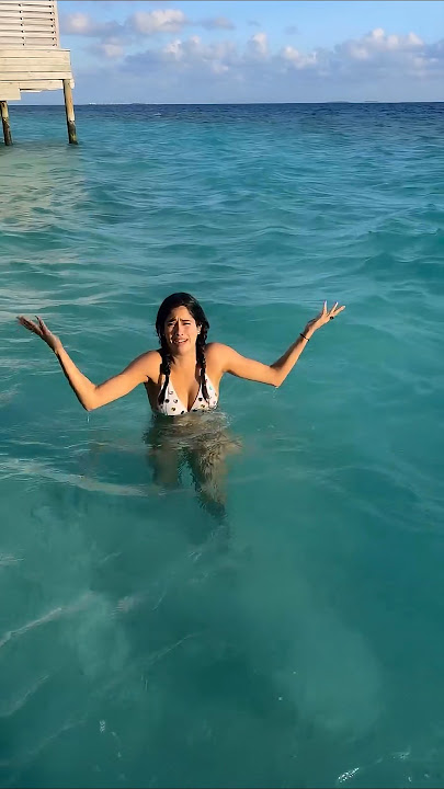 😳 #janhvikapoor & #khushikapoor shared a GOOFY video #bikini #ocean #shorts