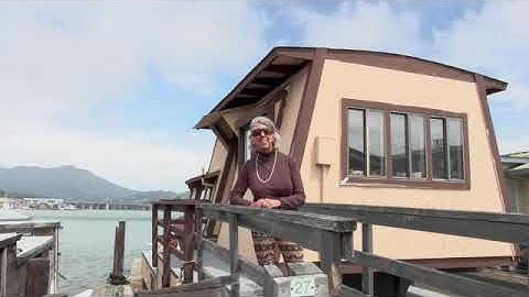 HW5e Beginner Unit 8 A houseboat in Sausalito Mixed