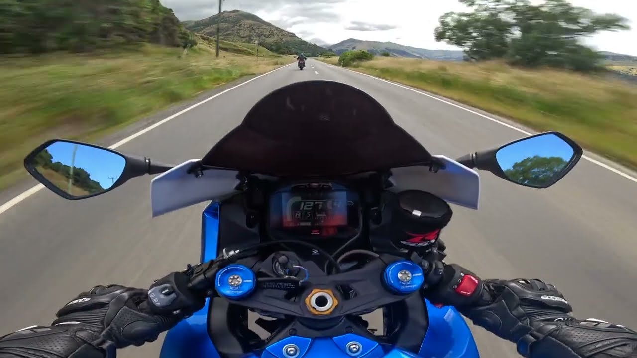 APRILLIA TUONO V4 V/S SUZUKI GSXR1000R ,Which one you like??