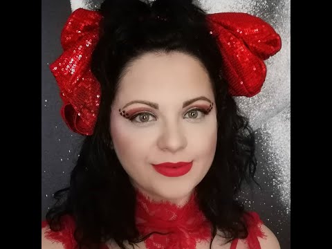 red  makeup inspiation like roses and heart