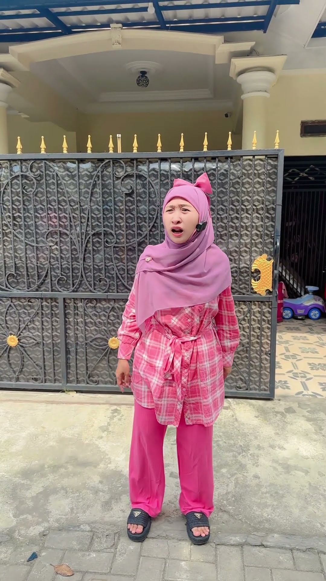 AINUN KALO MARAH JADI HULK ?