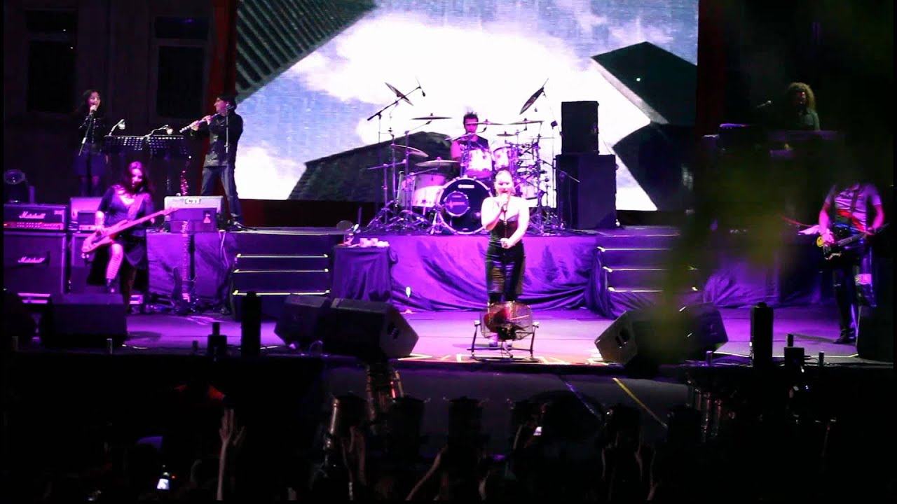 Vazgeçtim Dünyadan - Şebnem Ferah (Marmara Üniversitesi Konseri)