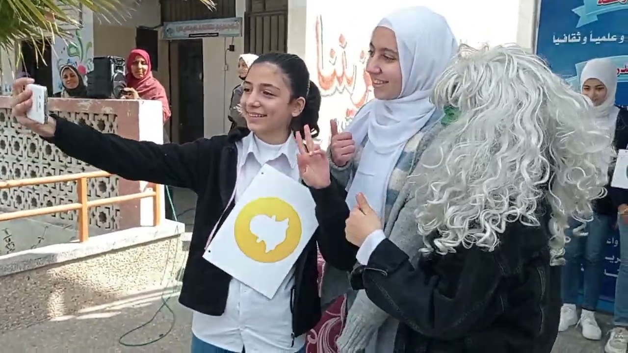 مسرح صامت عن اضرار وسائل التواصل الاجتماعي