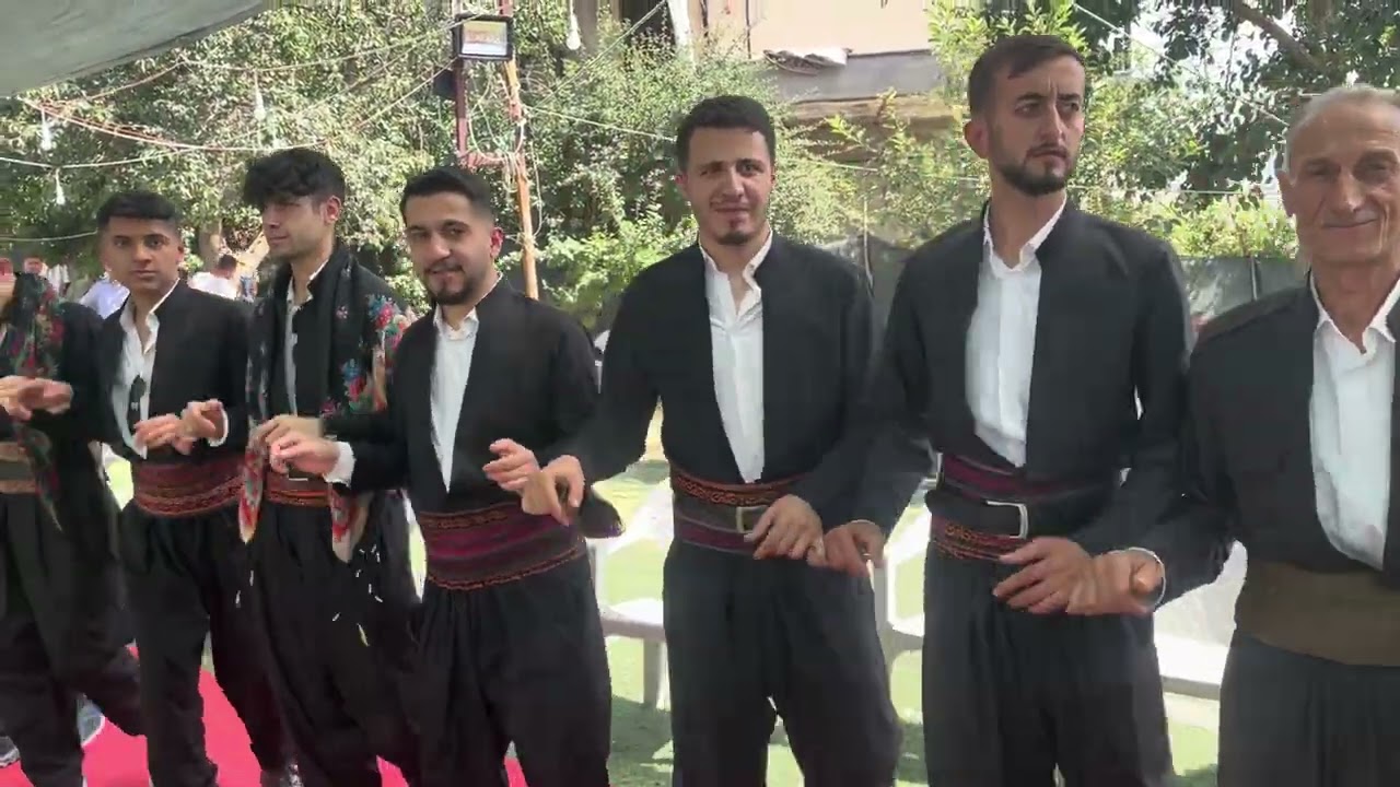 Hozan rugeş bazi Hakkari düğünleri (Govend Kürt Halayi)(Kurdish Wedding  Akkaya Mursel DURAN  düğünü