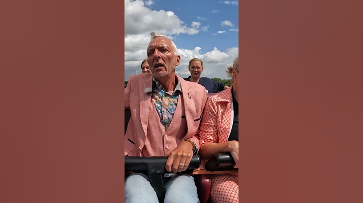 Ja Martien, waarom doe je dit?? 🤣🤣 | #chateaumeiland #martienmeiland #achtbaan #efteling #shorts