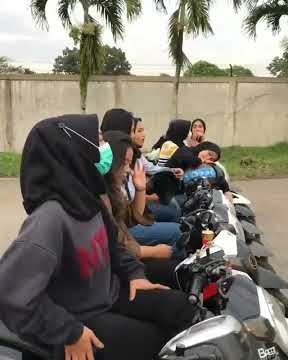 STORY SCOOPY SENGGOL CEWE CANTIK 30 DETIK