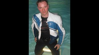 Retroclip 31
Ich habe mir mal einige der ganz alten Videoclips vorgenommen und mit den entsprechenden Fotoserien aufgehübscht.
Musik. youtube audio library Retroclip 31