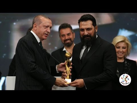 Radyo Televizyon Gazetecileri Derneği'nden Bülent İnal'a ödül! Ödülünü Başkan ERDOĞAN takdim etti.