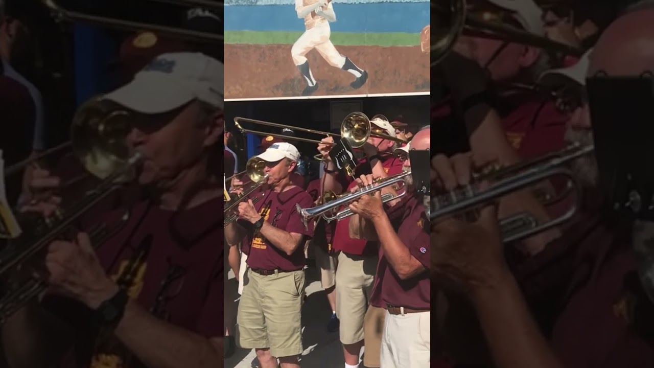 Minnesota Fight Song performed by the U Of M Alumni Band live from The Minnesota State Fair