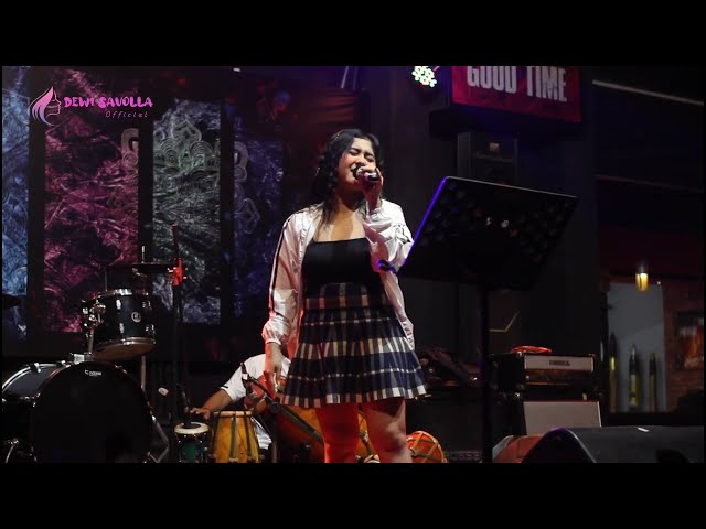 SADAR POSISI - COVER LIVE DEWI SAVOLLA class=