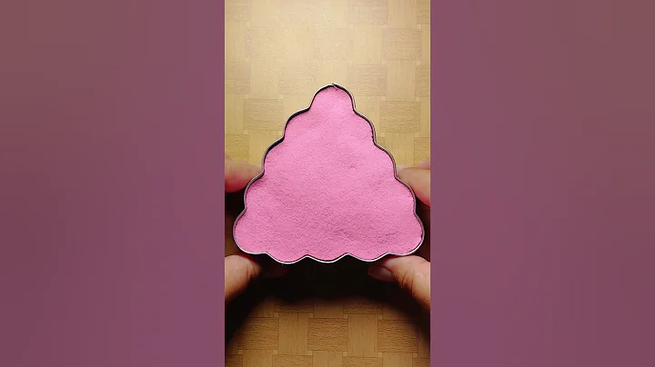 i really love this song ❤️ its so fun listening this song while playing with my cute pink sand ❤️