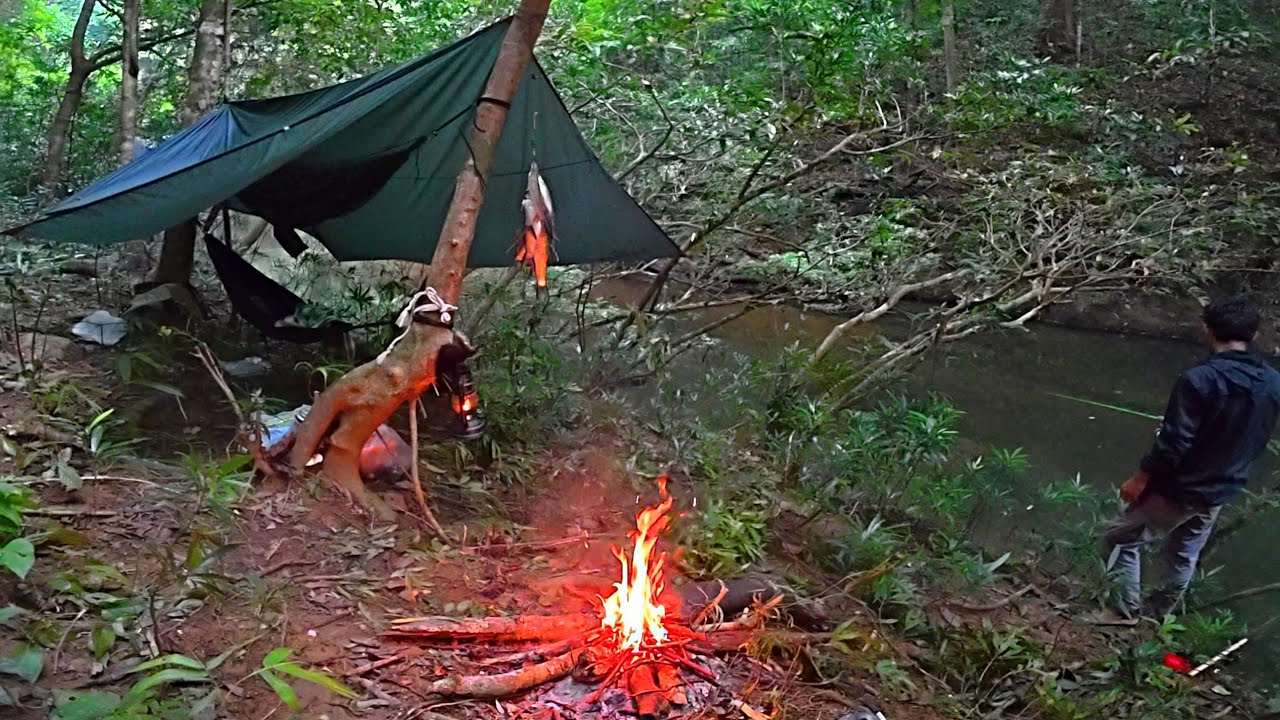 Camping fishing di hutan kalimantan yang jarang di jamah ikan sangat melimpah 
