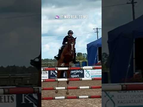 Видео: Конь думает, что мы прыгаем Гранд При 