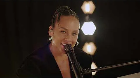 Alicia Keys, Brandi Carlile - A Beautiful Noise (O...