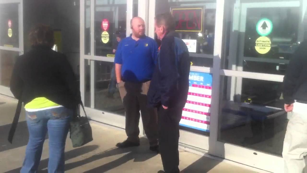 Best Buy Closed on Christmas Eve 2011 YouTube