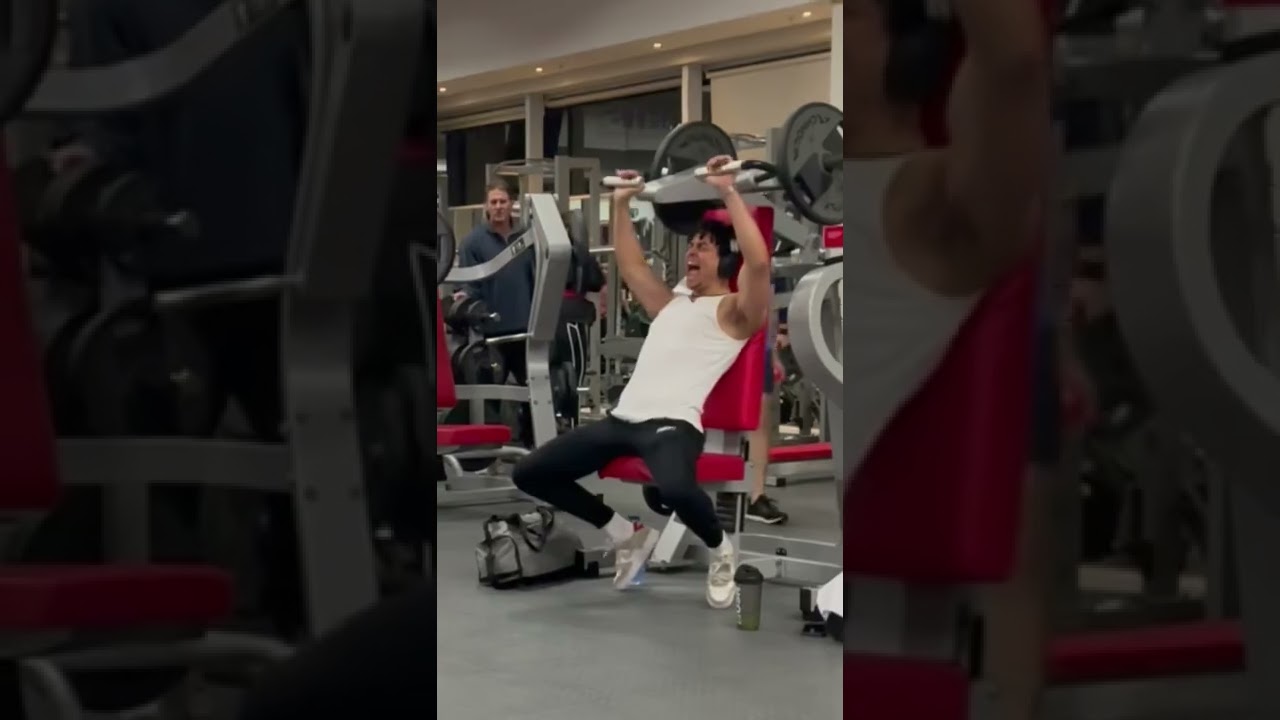 Ver Screaming In The Gym 🤣 (Part 2) #shorts en YouTube Ver Screaming In The Gym 🤣 (Part 2) #shorts en YouTube